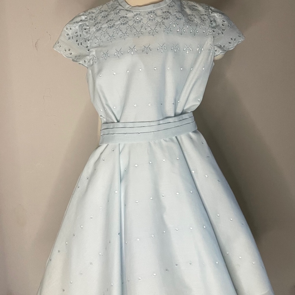 NEW Beautiful Little Girls  Eyelet Cotton Dress